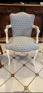 chaise restauré à Issy-les-Moulineaux