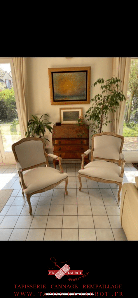 Restauration de chaises à Jouy-le-Moutier (95280)