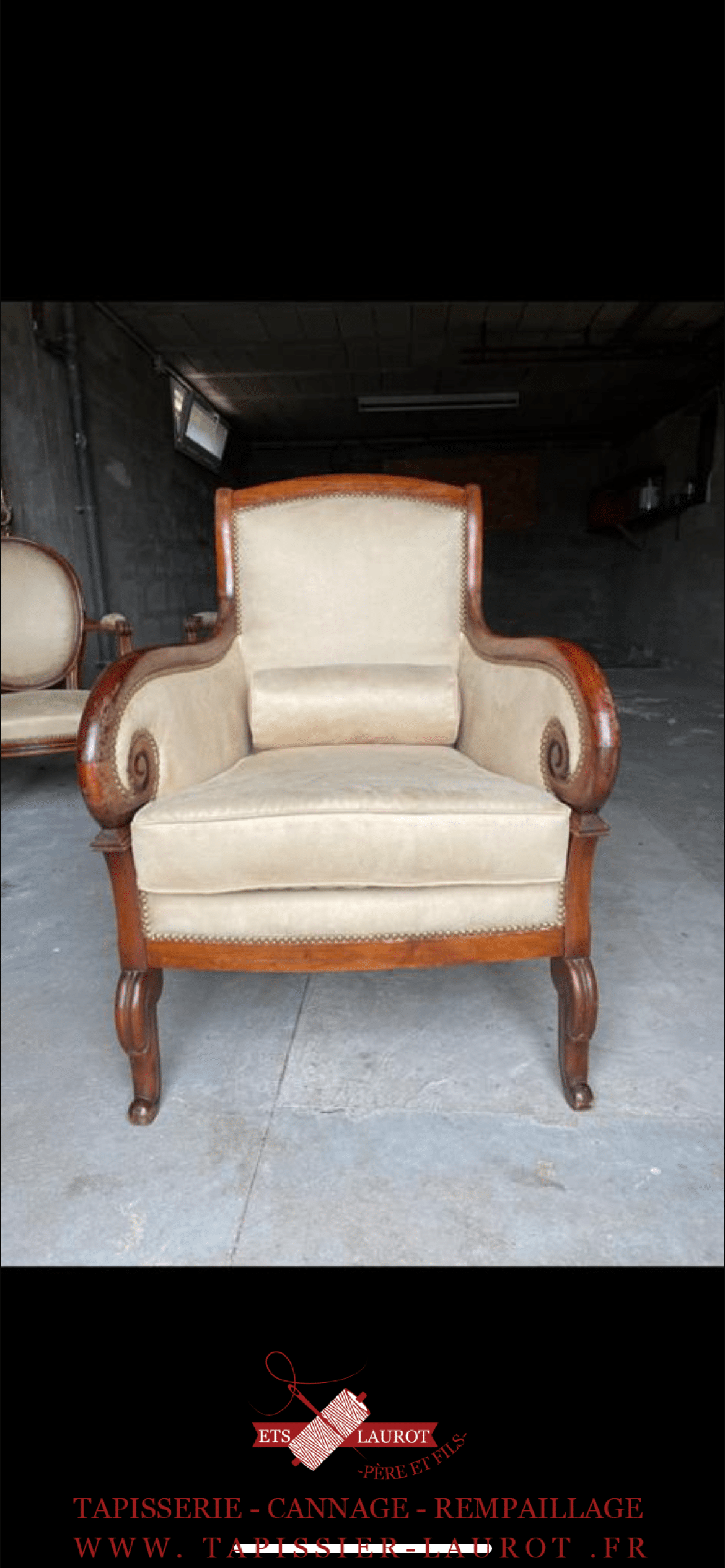 Versailles 19 Restauration fauteuils style Bergère à Versailles 78