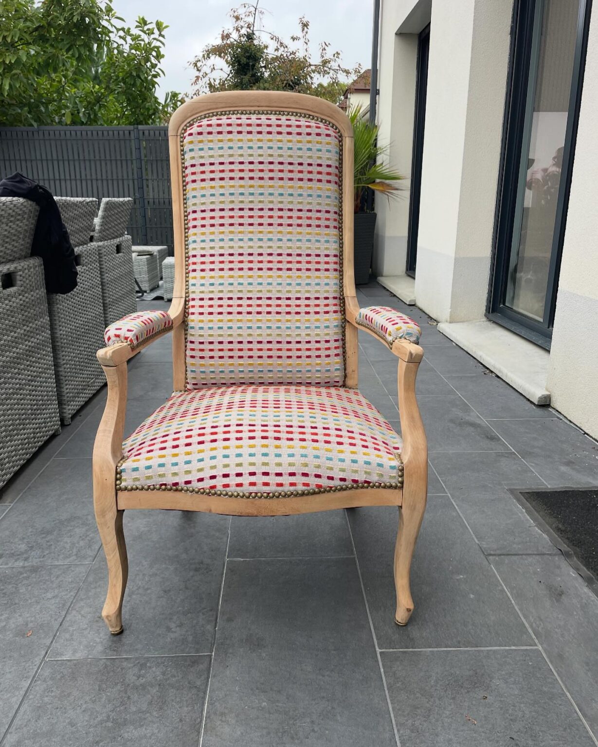 Fauteuil Voltaire : restauration, prix & tapissier | Laurot