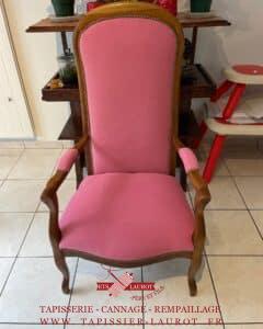 Réfection fauteuil voltaires finition clouté eragny 95610