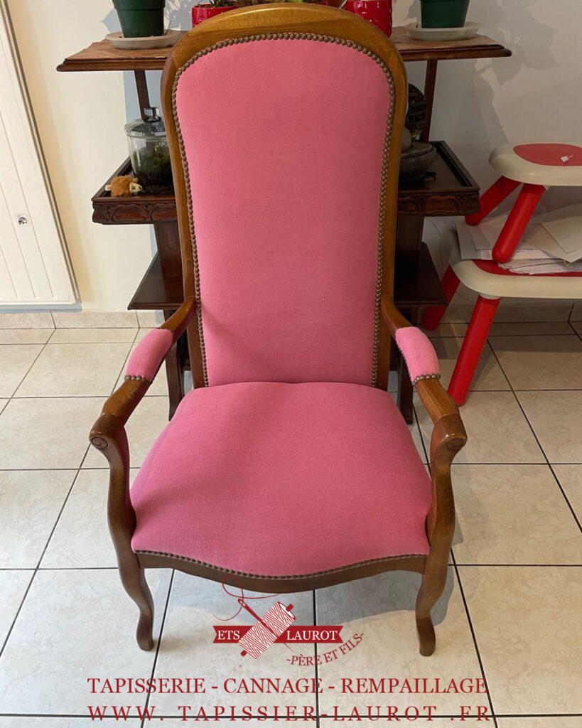 Réfection fauteuil voltaires finition clouté eragny 95610