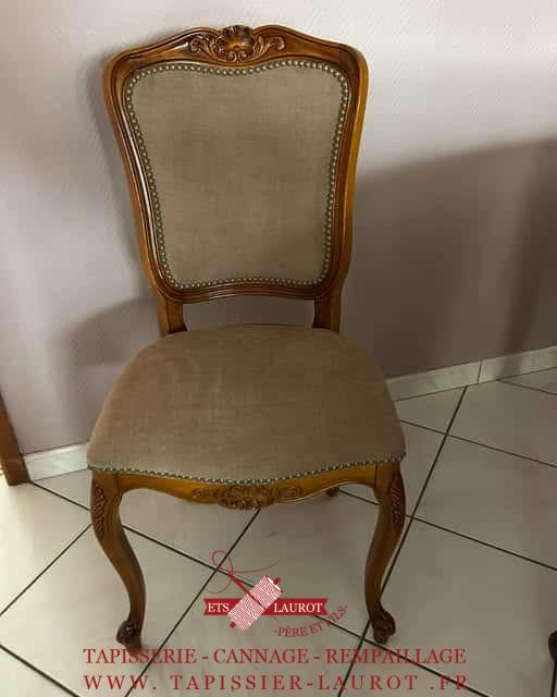 tapissier Val d'Oise 95 15 Réfection complète assise et dossier chaise en tapisserie finition clouté tissus fournis par nos soins 83963 Amara - 51 noisette CASAL EAUBONNE 95600 val d’Oise