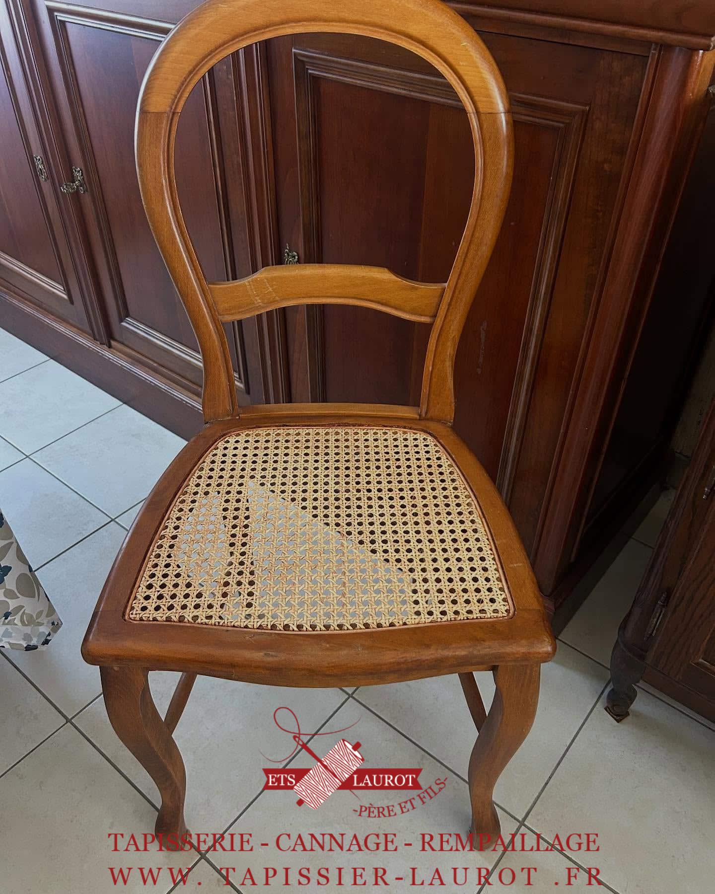 Réfection et restauration de cannage chaises 42 Recollage et réfection assise chaise en cannage Auvers-sur-Oise 95430 val d’Oise #valdoise #auverssuroise #cannage #chaise#artisan