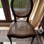 tapissier Yvelines 78 10 Réfection assise et dossier cannage Recollage structure bois Bougival 78380 Yvelines #cannage #chaise #artisan #yvelines #bougival