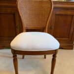 Réfection assise chaise en tapisserie Tissus fournis par nos soins 83963 Amara - 721 sucre saint germain en laye 78100