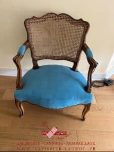 Réfection fauteuil cabriolet dossier cannage assise en tapisserie tissus amara-10 turquoise Maisons-Laffitte 78600 Yvelines