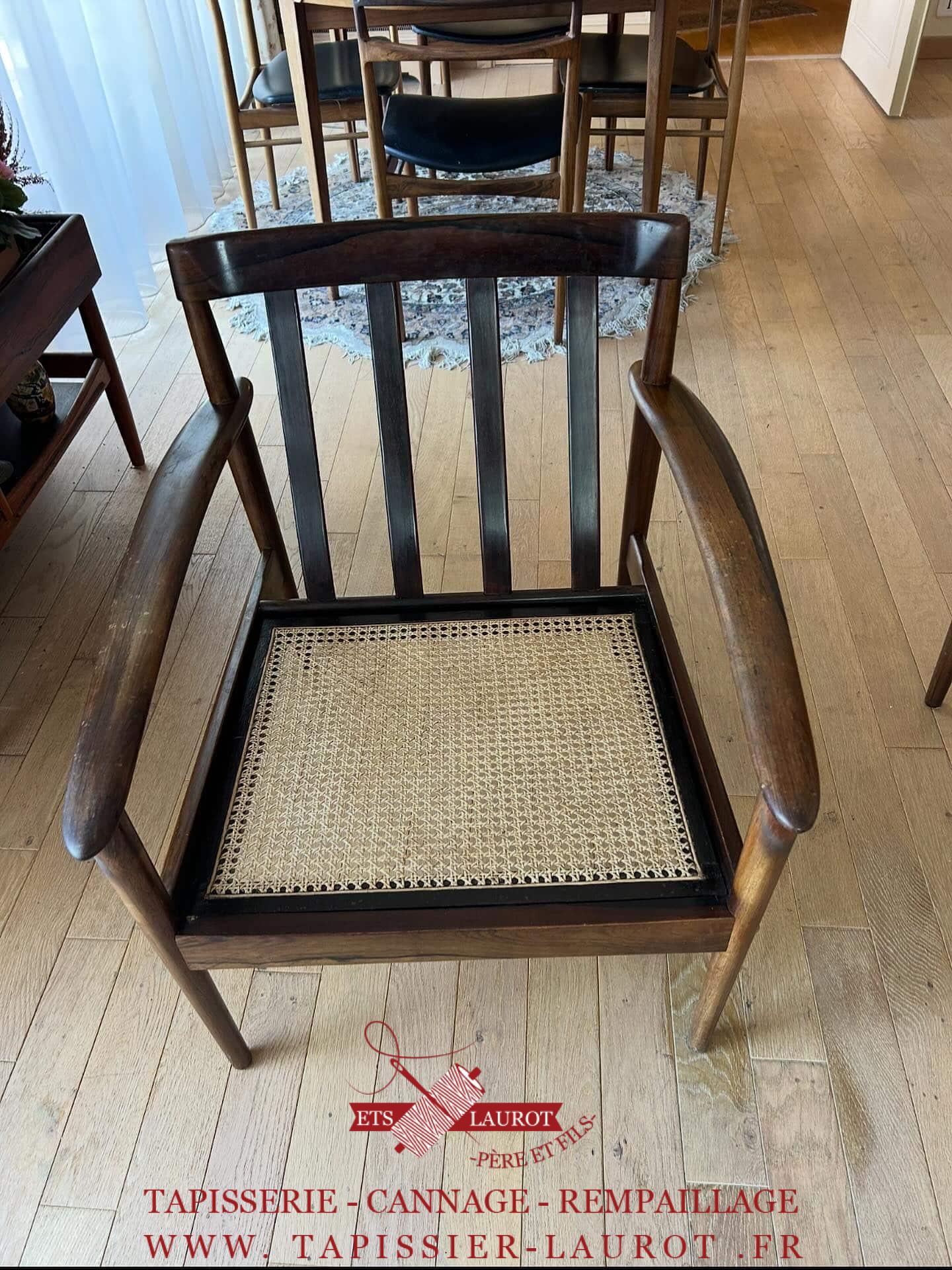 Tapissier ile de France paris 34 Réfection assise cannage fauteuil et recollage de l’ensemble de la structure bois maisons-Laffitte 78600 Yvelines