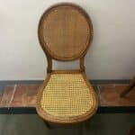 tapissier Yvelines 78 19 Réfection assise en cannage avec teinte Recollage structure bois Versailles 78000 Yvelines