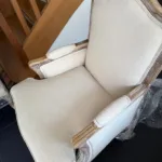 Bergère à coussin de style Louis XVI restaurée avec tissu CASAL Amara 743 Paille à Enghien-les-Bains dans le Val-d’Oise