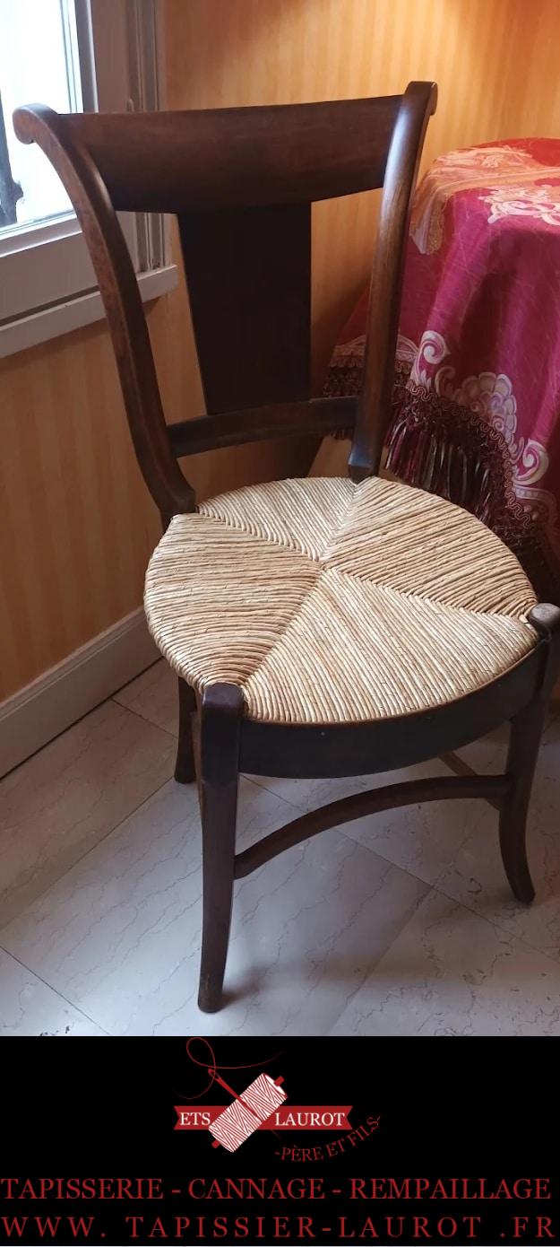 Chaise traditionnelle rempaillée en paille naturelle au Vésinet dans les Yvelines 78