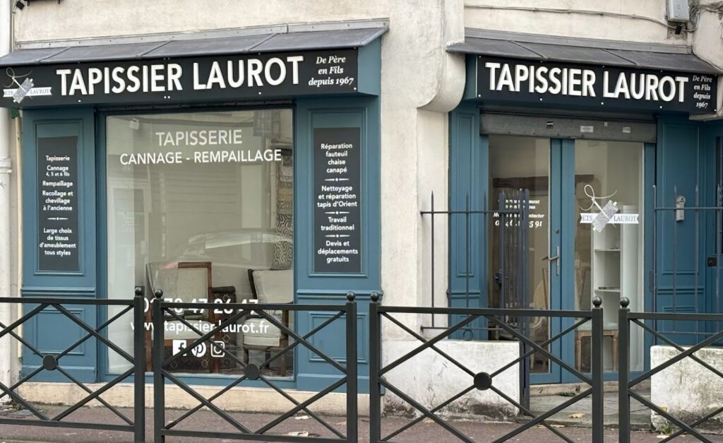 tapissier décorateur avec atelier et boutique réfection fauteuil chaises et canapés Yvelines Val d’Oise Hauts-de-Seine Oise