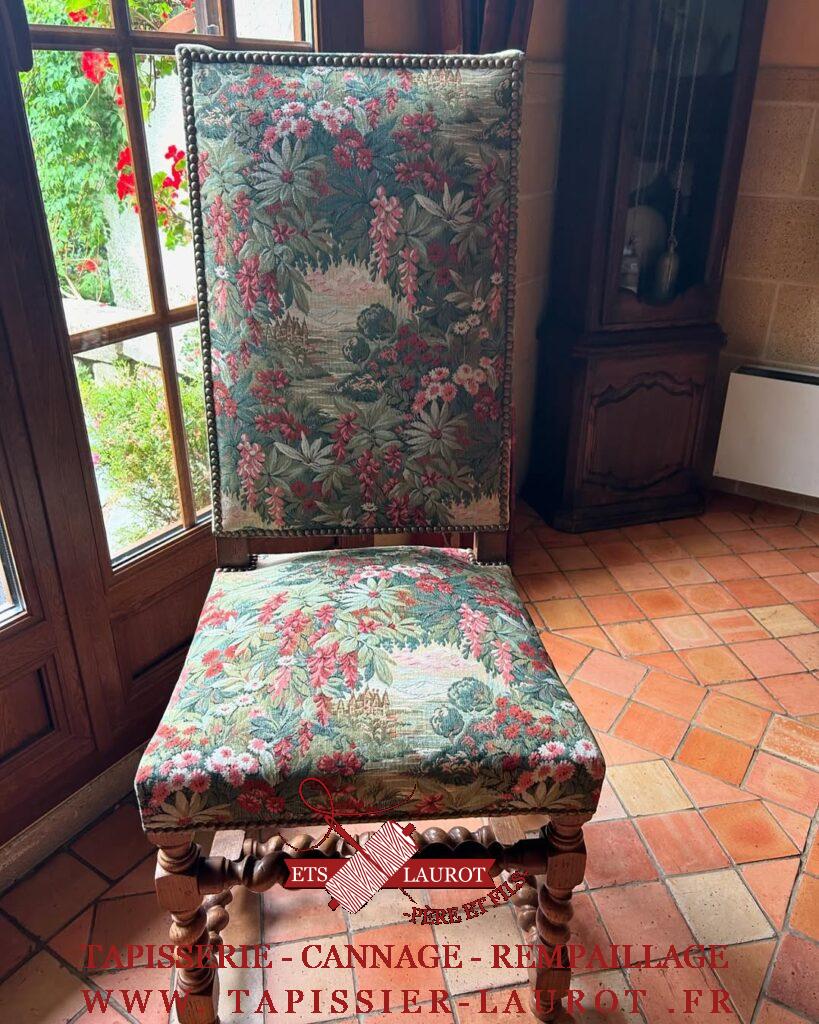 Recouvrement Chaise style Louis XIII en os de mouton avec finition, clouté et tapisserie fourni par nos soins à L'Isle Adam 95290