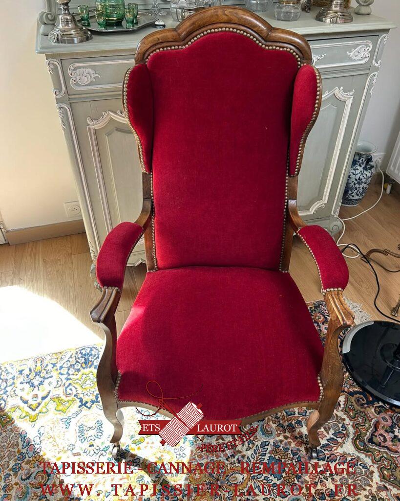 Recouvrement Fauteuil style Voltaire à oreilles finition clouté à Eaubonne 95