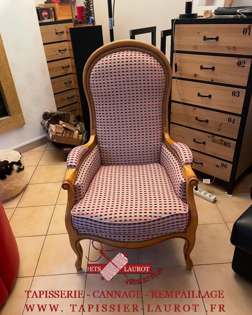 Réfection de fauteuil de style Voltaire à Osny (95476)
