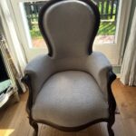 Fauteuil Empire Napoleon 3 2 Réfection complète d’une bergère Napoléon III à Cergy dans le Val-d’Oise par un artisan tapissier.