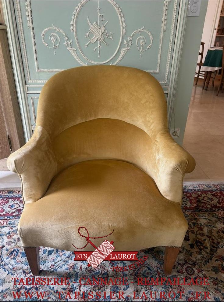 Apres Refection complete dun fauteuil crapaud a Viroflay