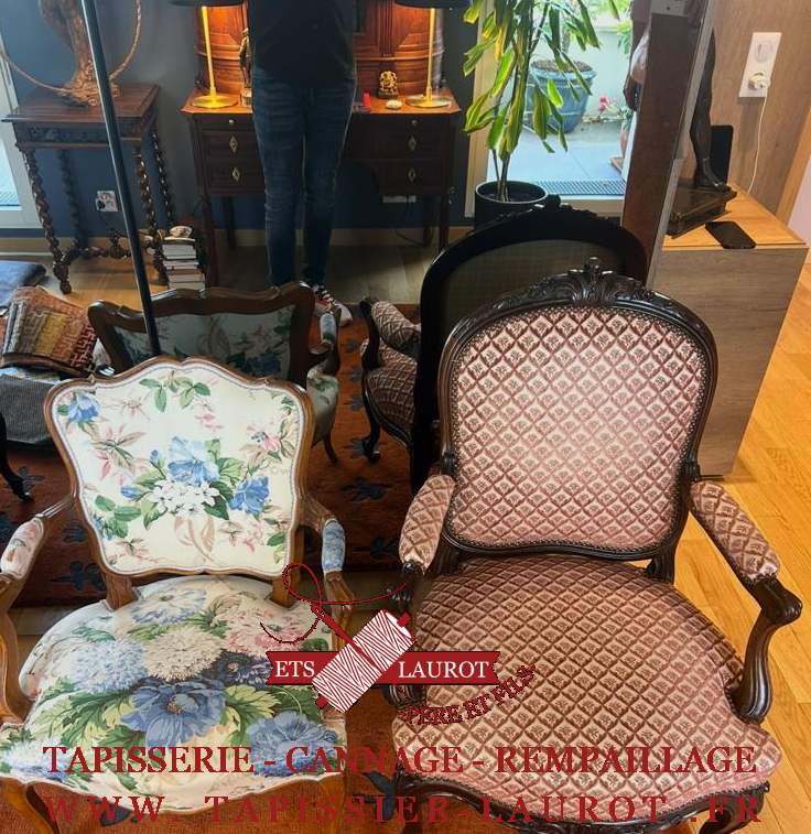 Avant – Réfection complète de fauteuils de style Louis XV