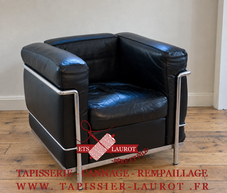 Fauteuil LC2 Le Corbusier en cuir noir 1