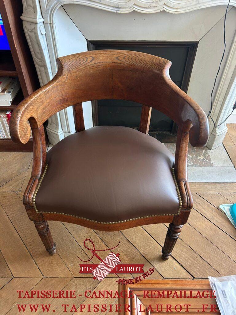 Réfection traditionnelle d’un fauteuil Art déco des années 1930 à Asnières-sur-Seine