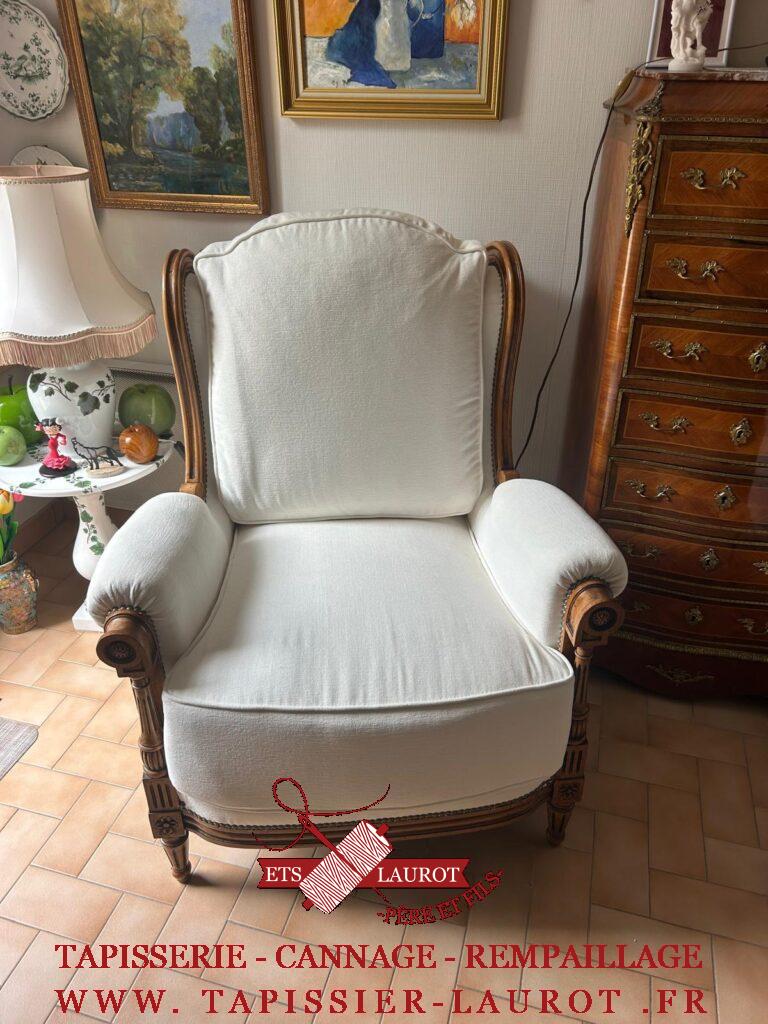Réfection complète d’une bergère à coussin de style Louis XV à Pontoise